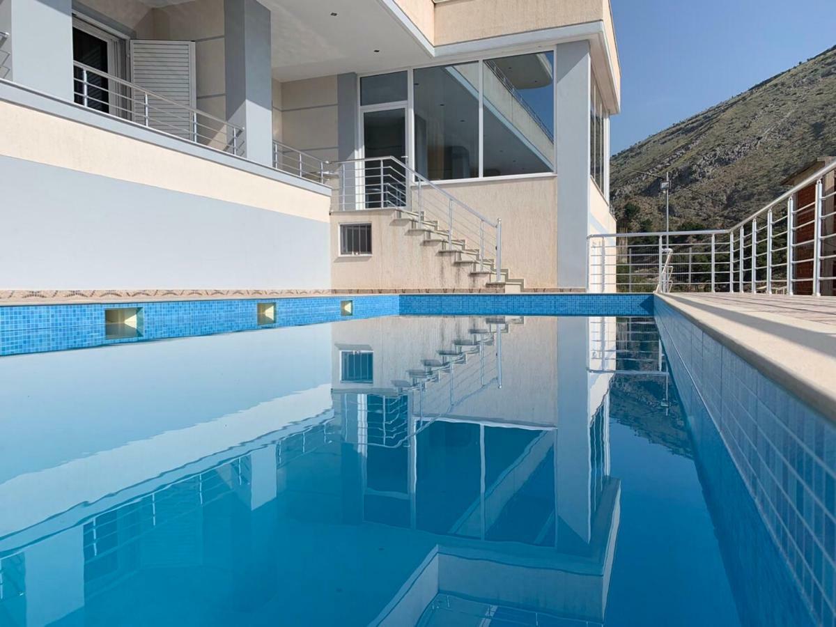Vitamin Sea Sarandë Eksteriør billede
